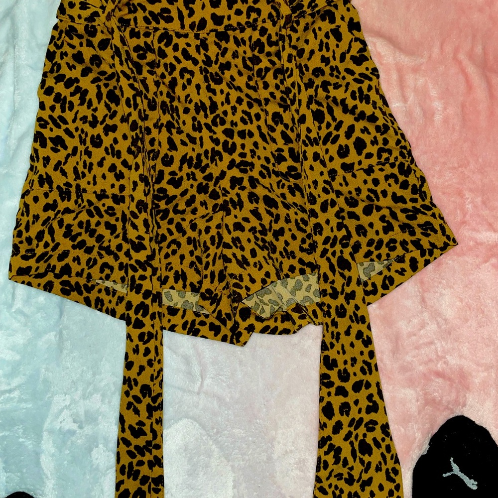 Leopard shorts - Picture 2 of 4